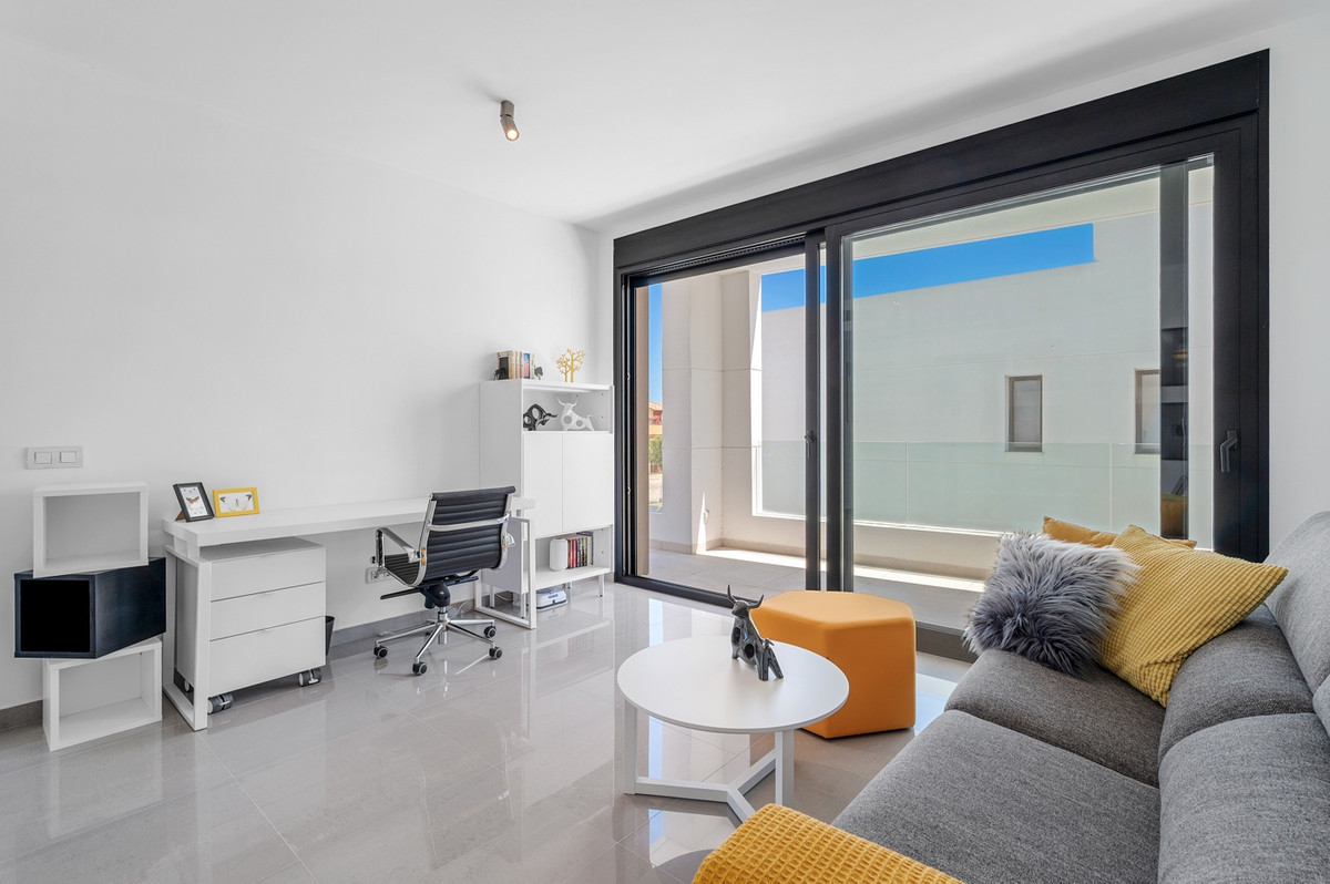 Appartement te koop in Guardamar del Segura | 4 slaapkamers H5455153