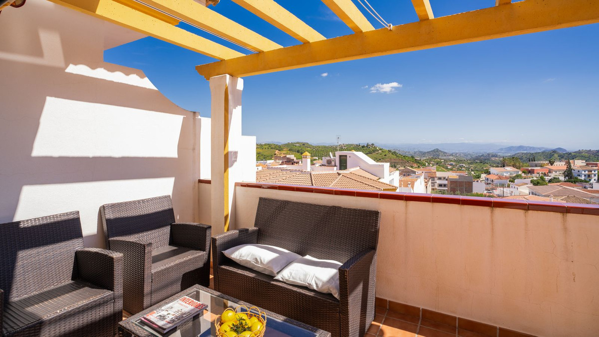 Penthouse in Guaro-2