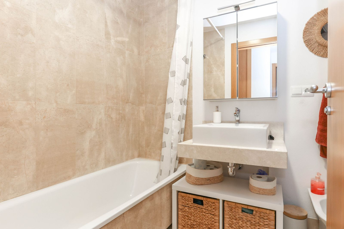 Appartement te koop in Guaro | 2 slaapkamers H5057464