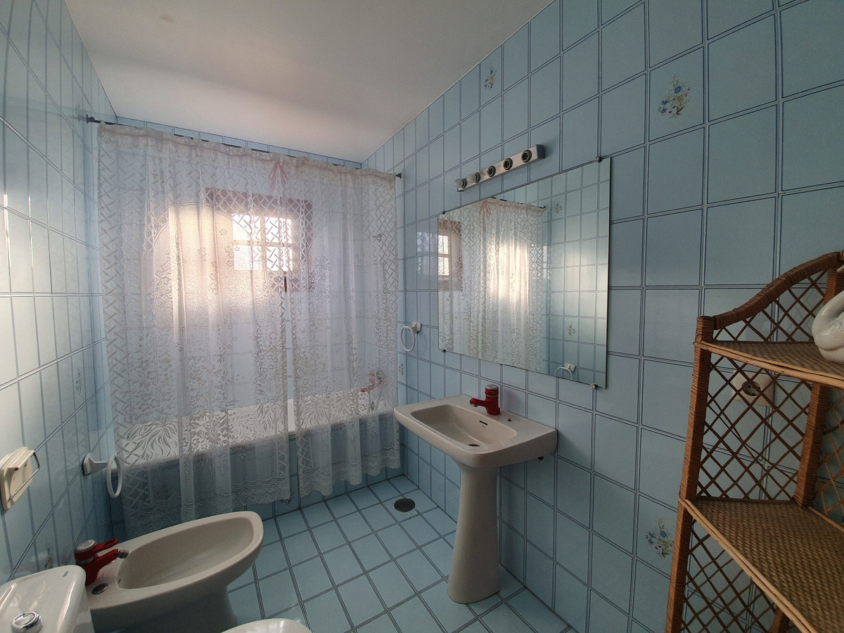 Vrijstaande Villa te koop in Guaro | 5 slaapkamers H5329663