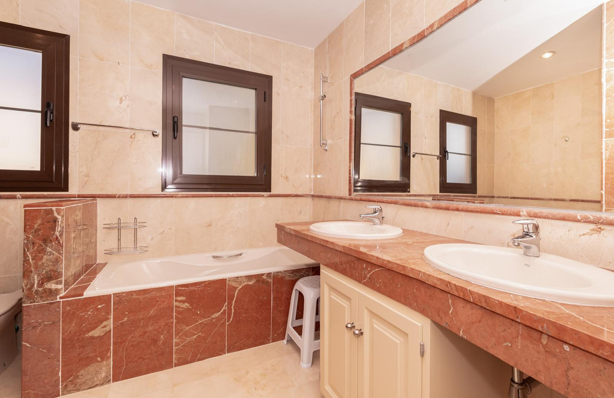 Appartement te koop in Hacienda del Sol | 4 slaapkamers H5234881