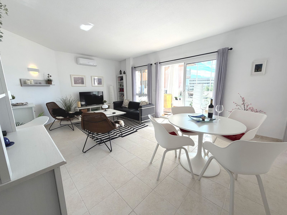 Appartement te koop in Higueron | 2 slaapkamers H5249311