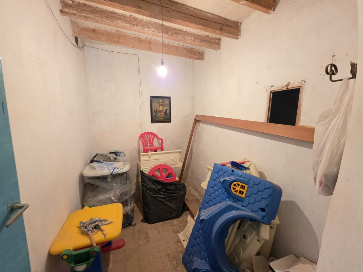 Appartement te koop in Hondón de las Nieves | 5 slaapkamers H5400301