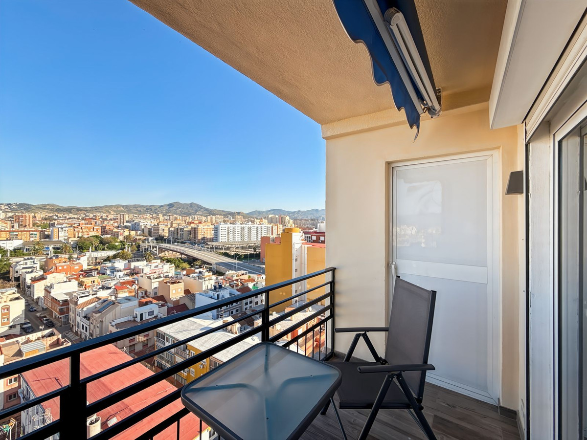 Tussenverdieping Appartement in Huelin-12