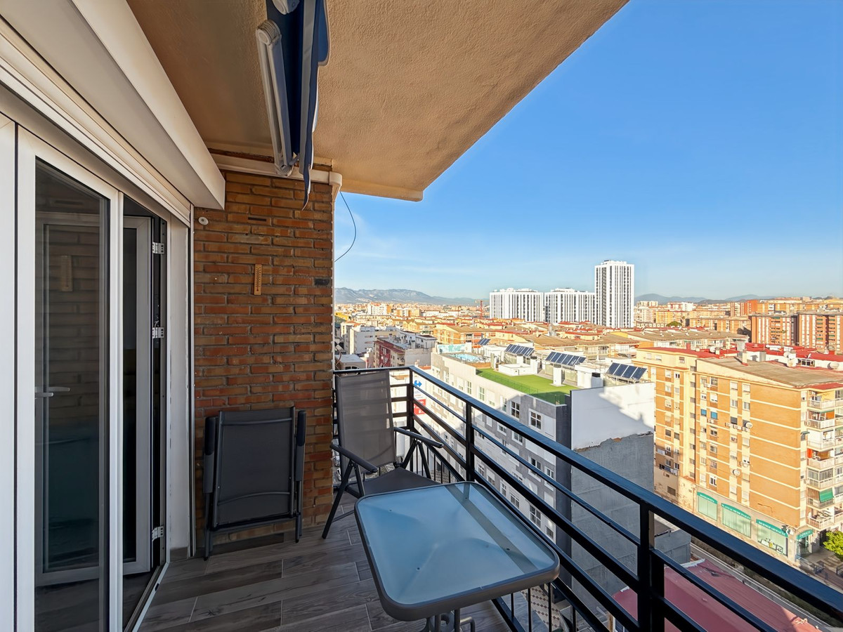 Tussenverdieping Appartement in Huelin-13