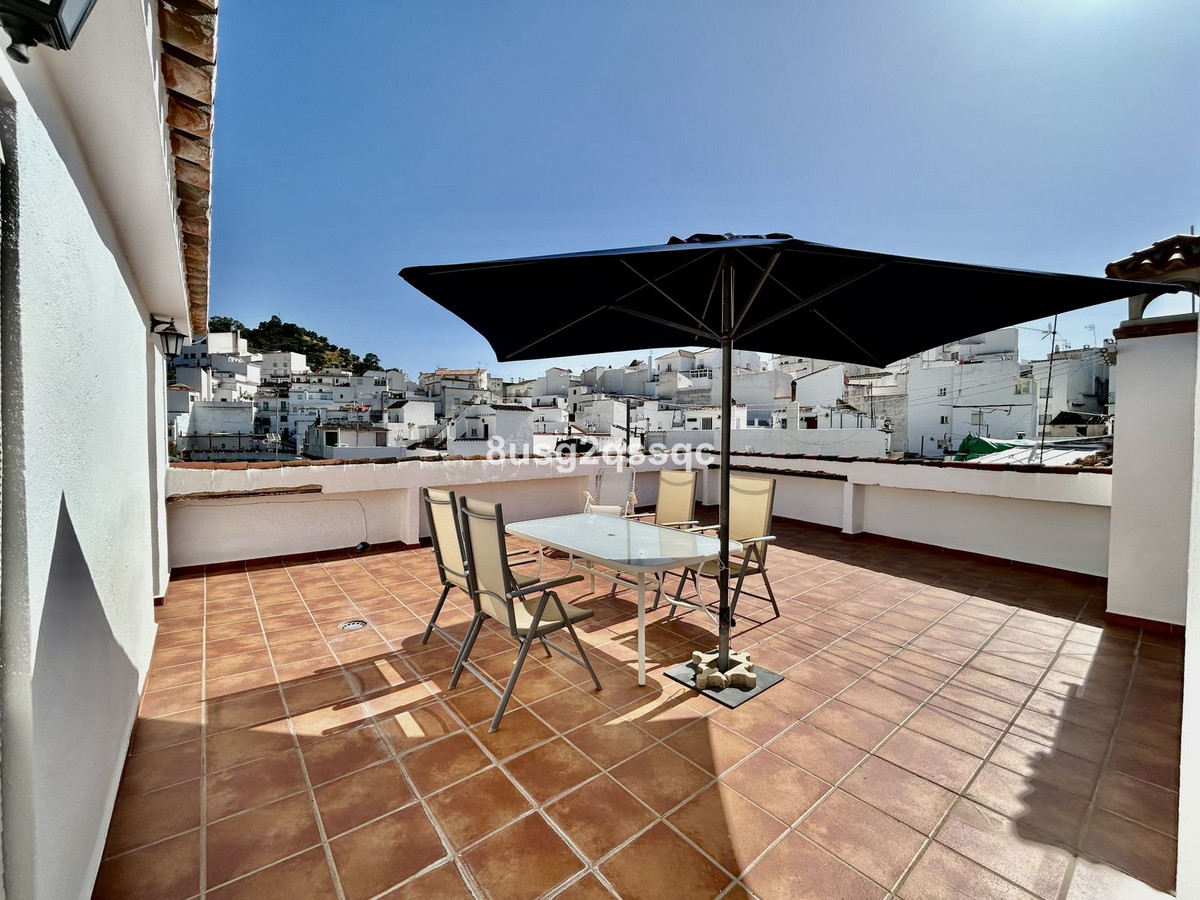 Appartement te koop in Istán | 3 slaapkamers H5076343