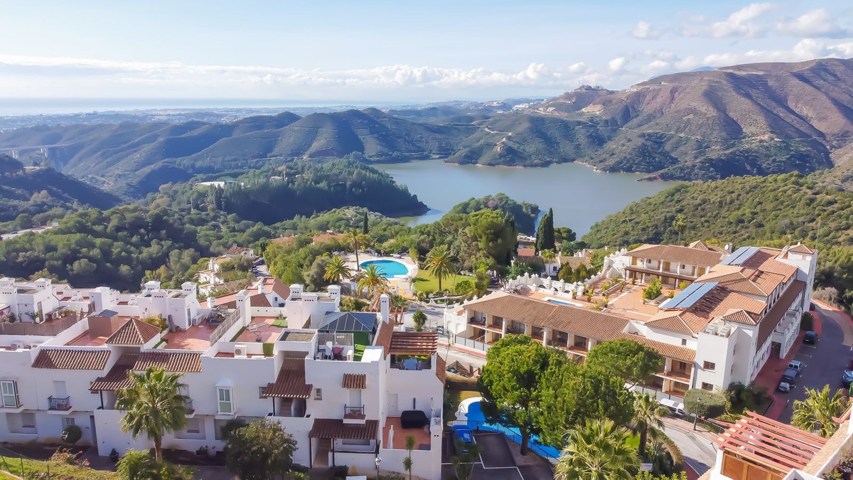 Penthouse te koop in Istán | 3 slaapkamers H5289577