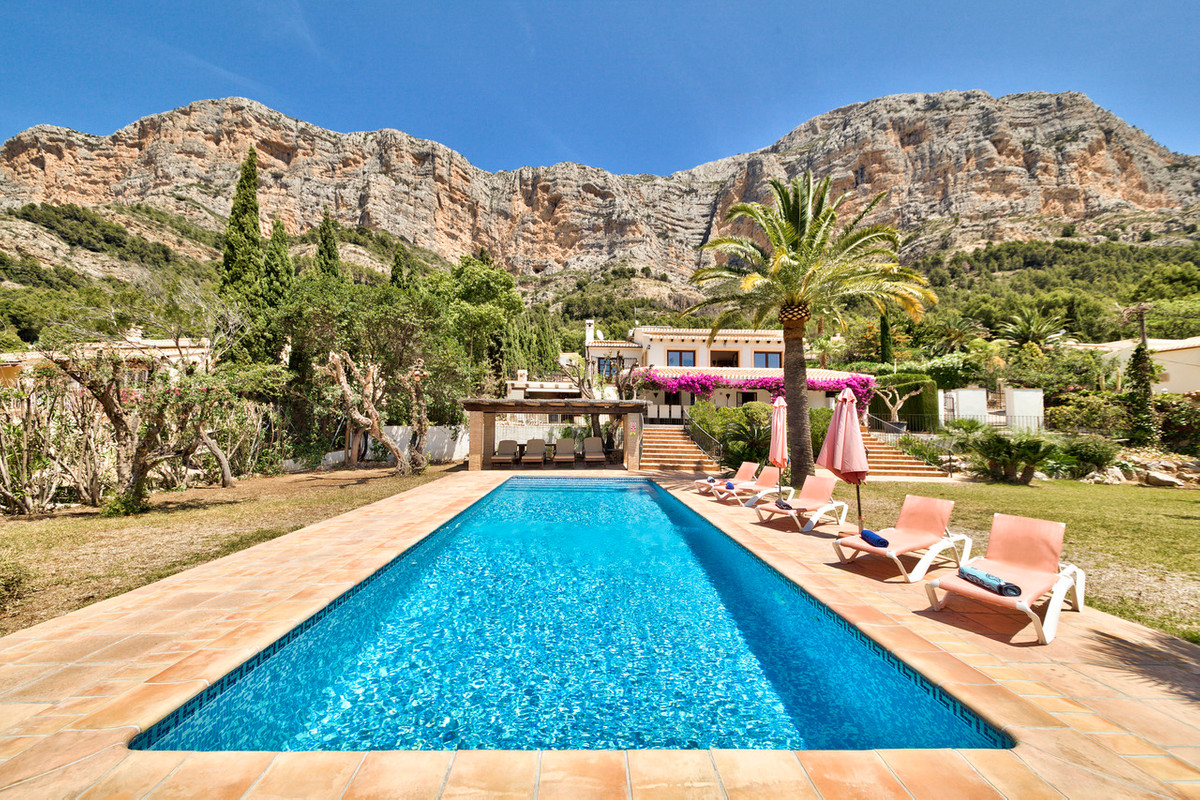 Vrijstaande Villa te koop in Javea | 5 slaapkamers H5328598