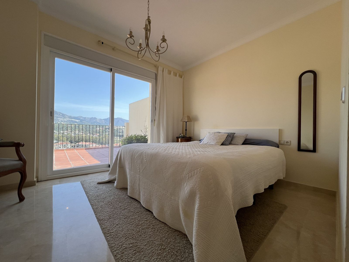 Penthouse in La Cala Hills-11
