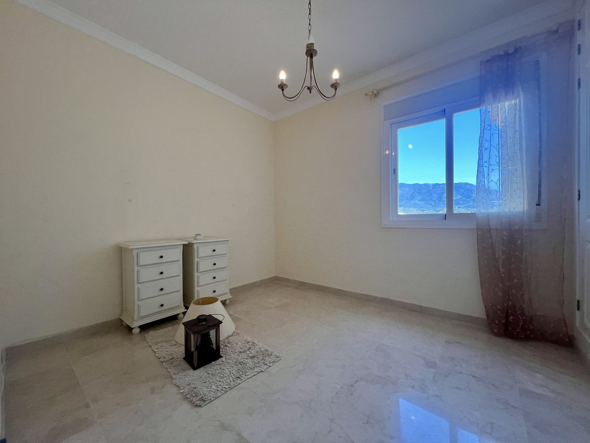 Penthouse in La Cala Hills-18