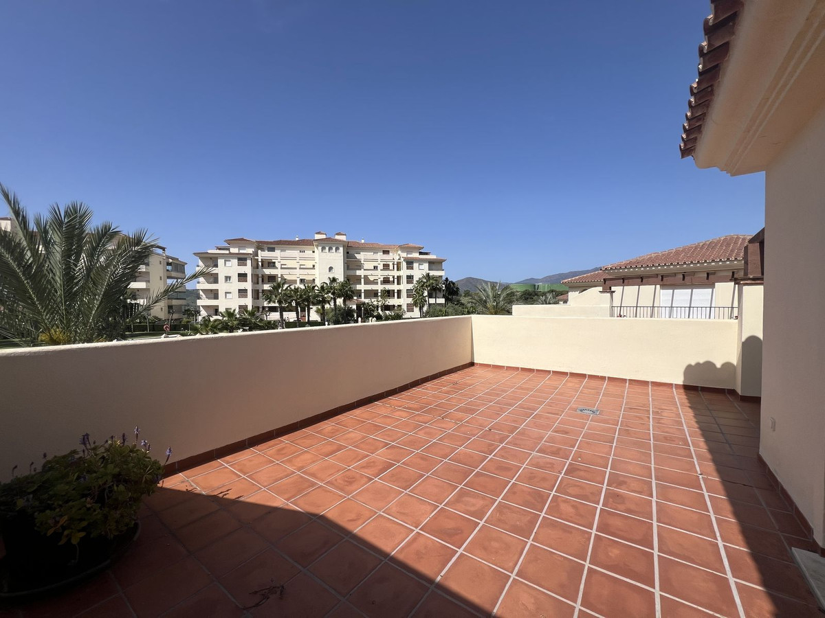 Penthouse in La Cala Hills-21