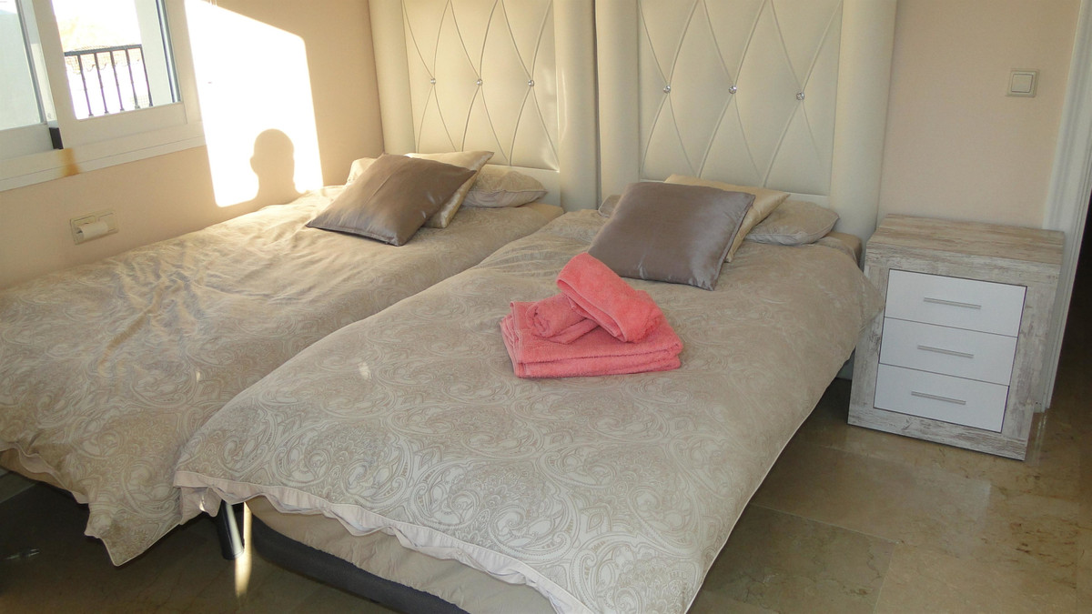 Penthouse in La Cala Hills-23