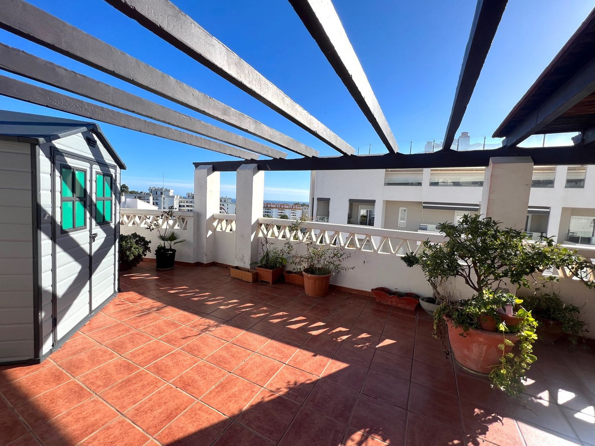 Penthouse in La Campana-3