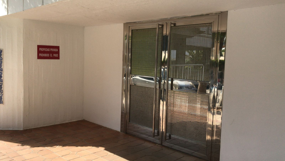 Appartement te koop in La Carihuela | 2 slaapkamers H5016973