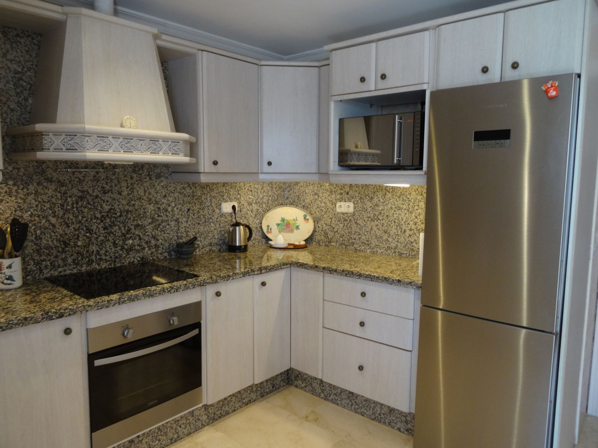 Appartement te koop in La Carihuela | 2 slaapkamers H5016973