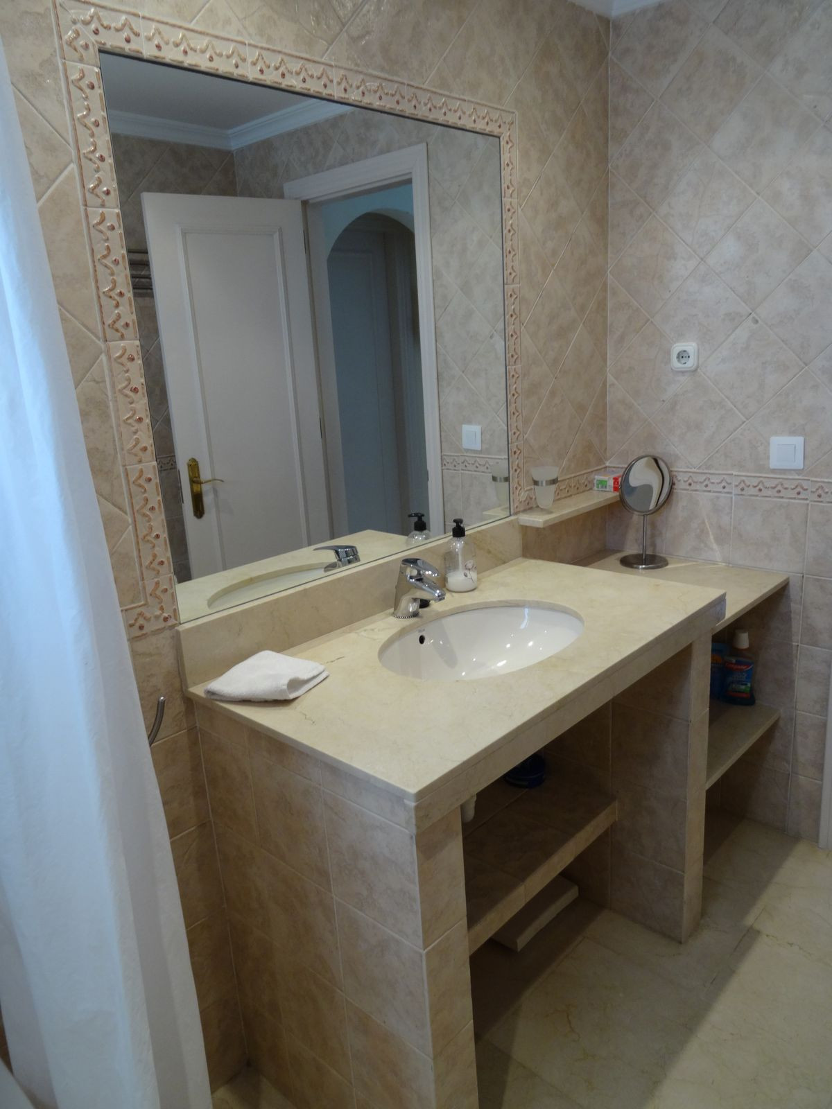 Appartement te koop in La Carihuela | 2 slaapkamers H5016973