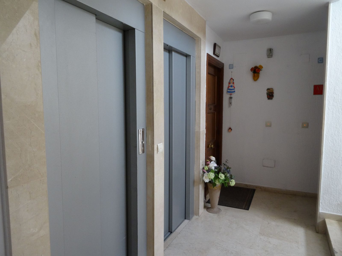 Appartement te koop in La Carihuela | 2 slaapkamers H5016973