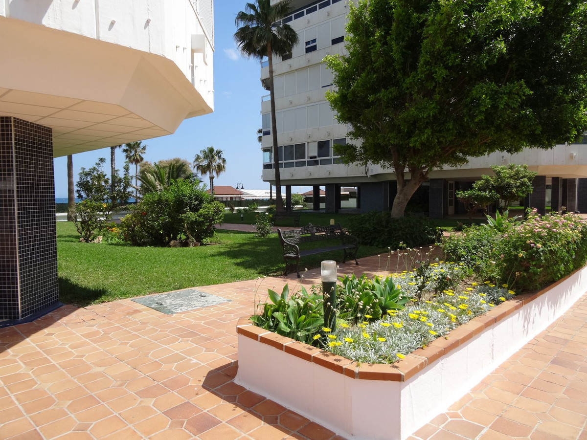 Appartement te koop in La Carihuela | 2 slaapkamers H5016973