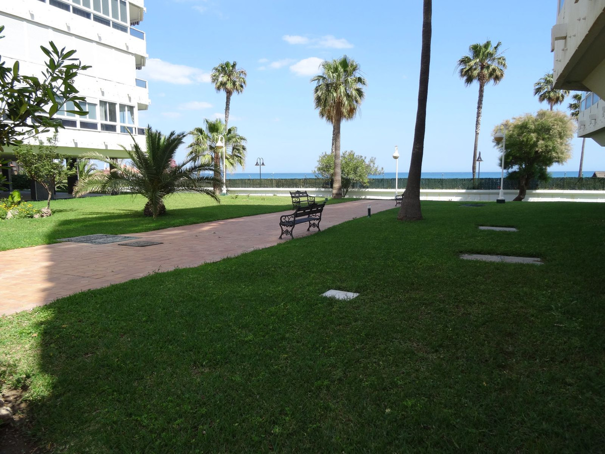 Appartement te koop in La Carihuela | 2 slaapkamers H5016973