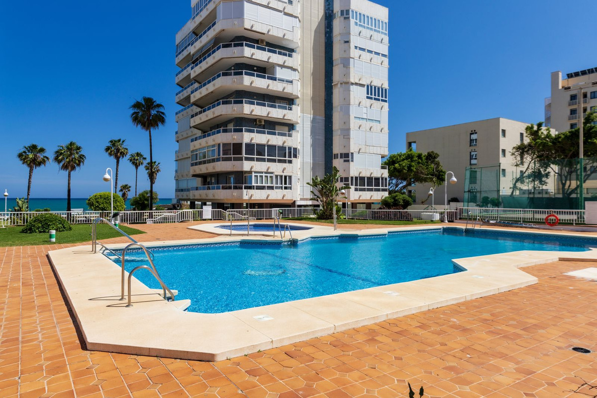Appartement te koop in La Carihuela | 2 slaapkamers H5016976