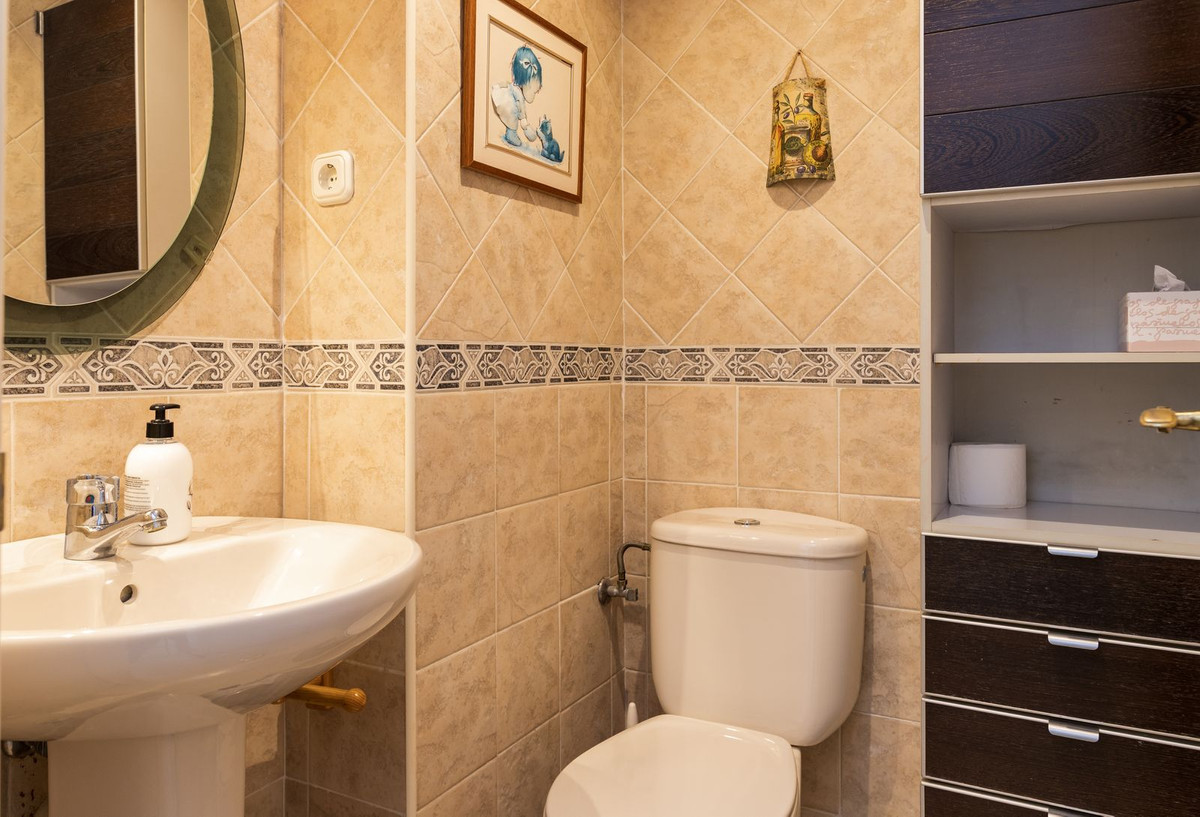 Appartement te koop in La Carihuela | 2 slaapkamers H5016976