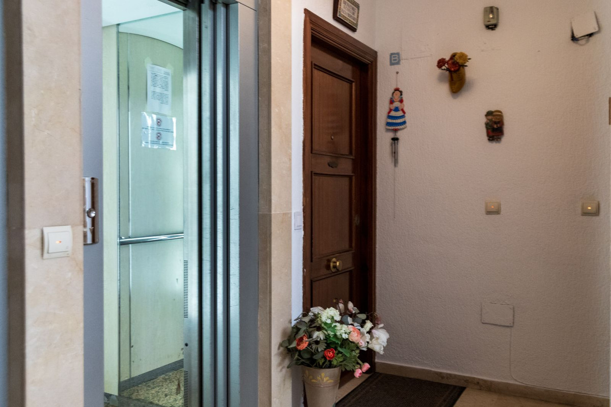 Appartement te koop in La Carihuela | 2 slaapkamers H5016976