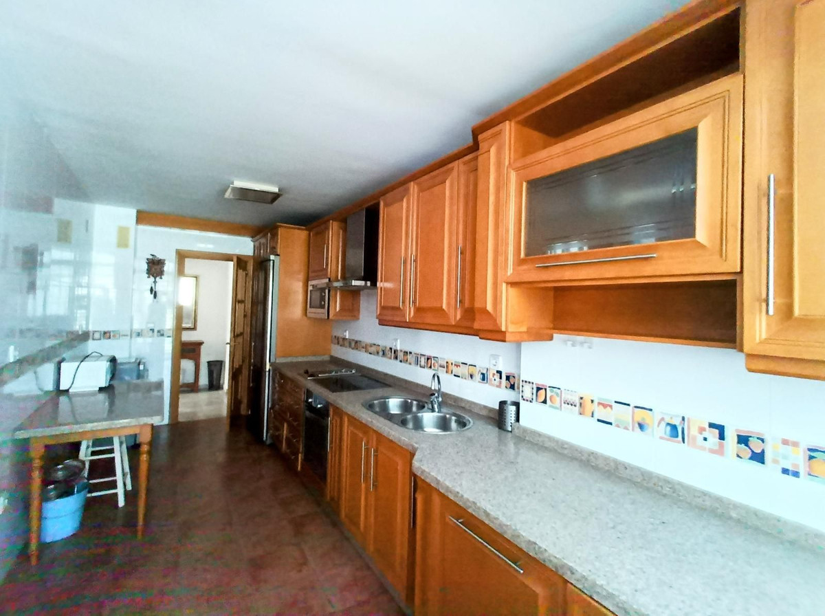 Appartement te koop in La Carihuela | 4 slaapkamers H5135326