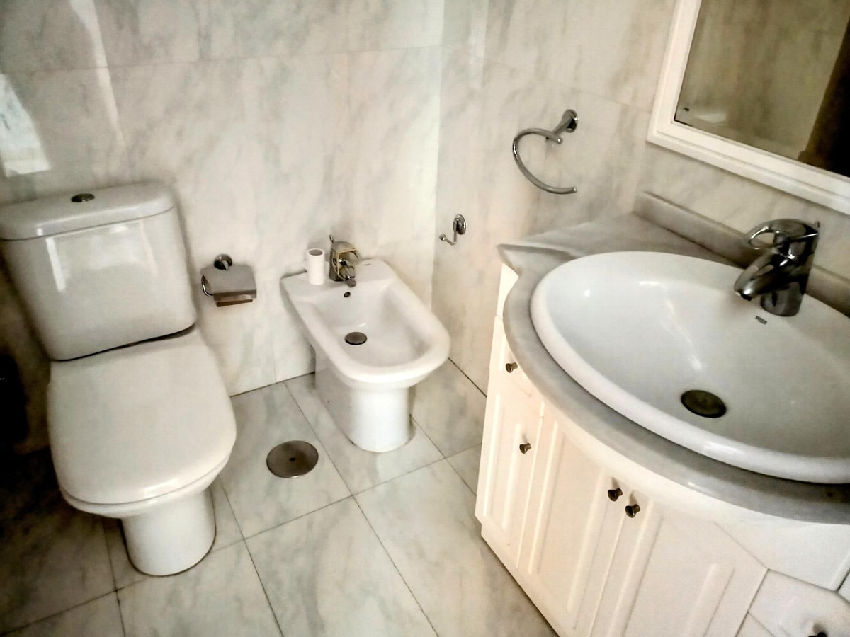 Appartement te koop in La Carihuela | 4 slaapkamers H5135326