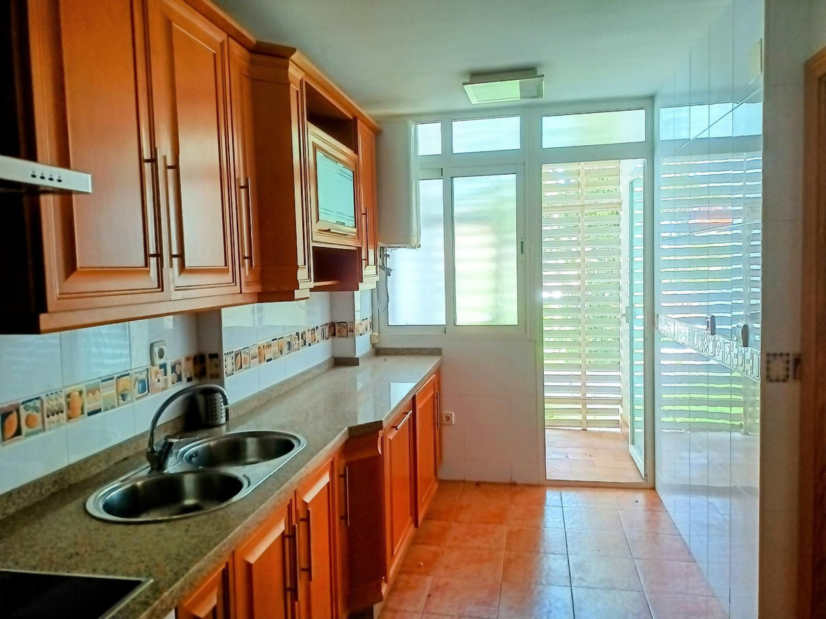 Appartement te koop in La Carihuela | 4 slaapkamers H5135326