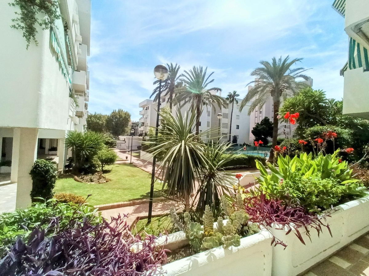 Appartement te koop in La Carihuela | 4 slaapkamers H5135326