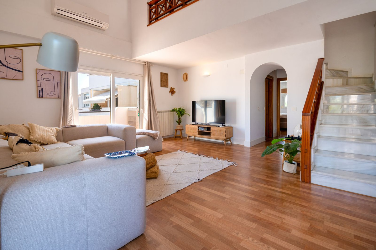 Appartement te koop in La Carihuela | 4 slaapkamers H5473531