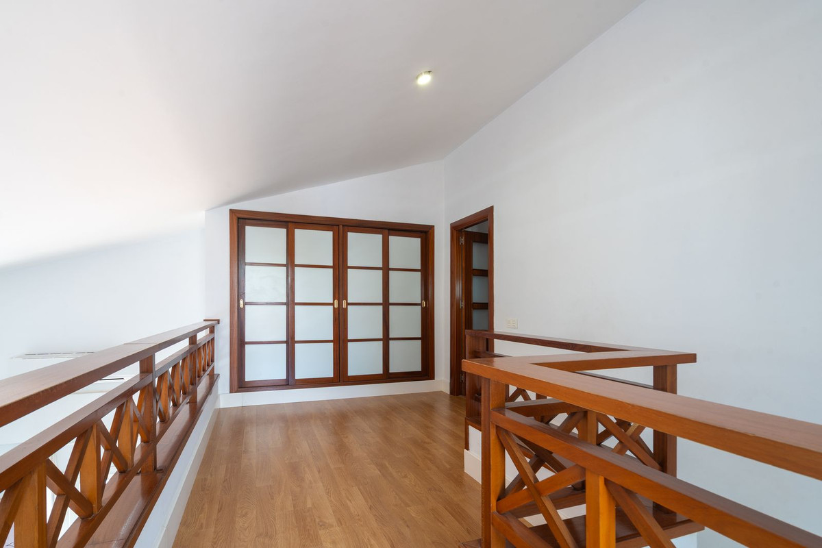Appartement te koop in La Carihuela | 4 slaapkamers H5473531