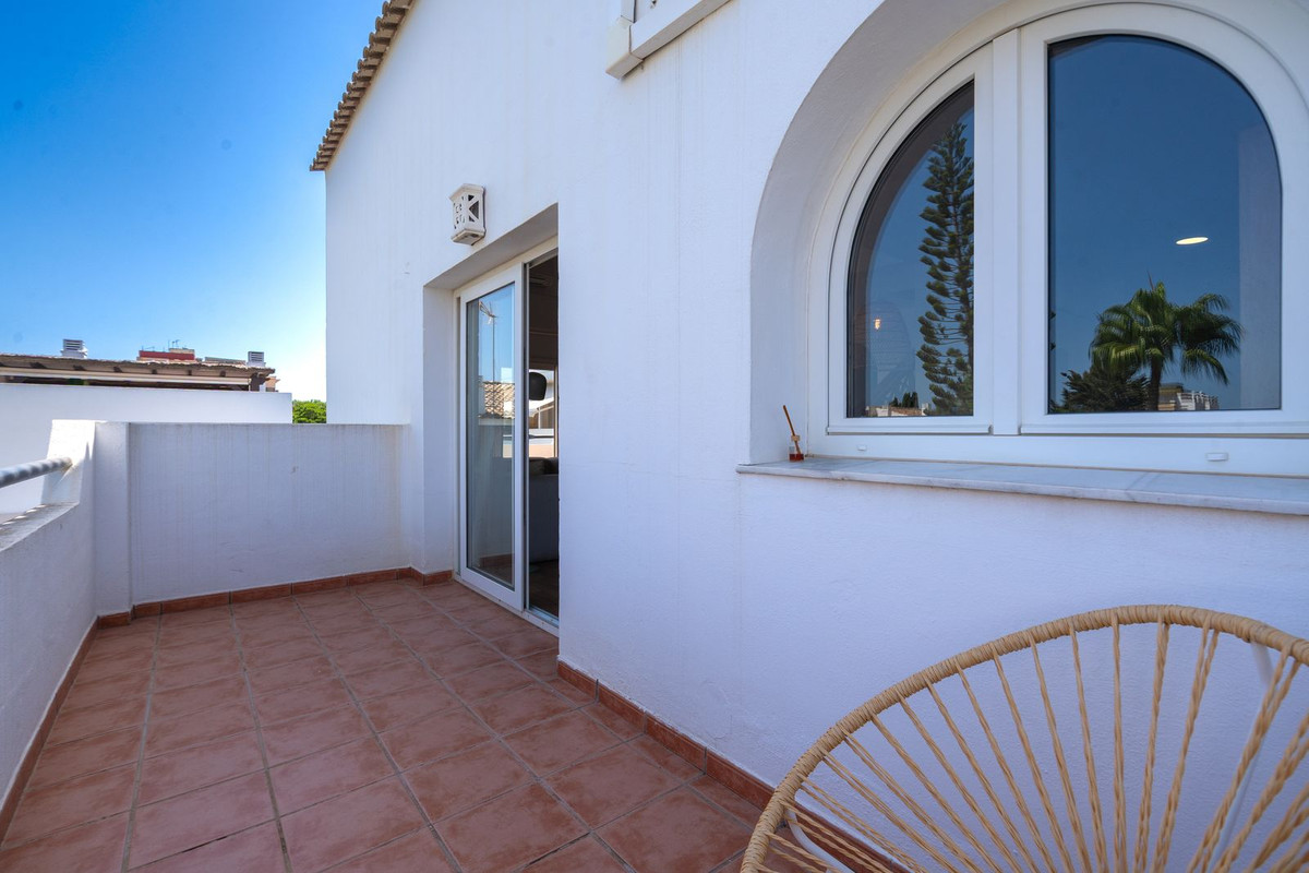 Appartement te koop in La Carihuela | 4 slaapkamers H5473531