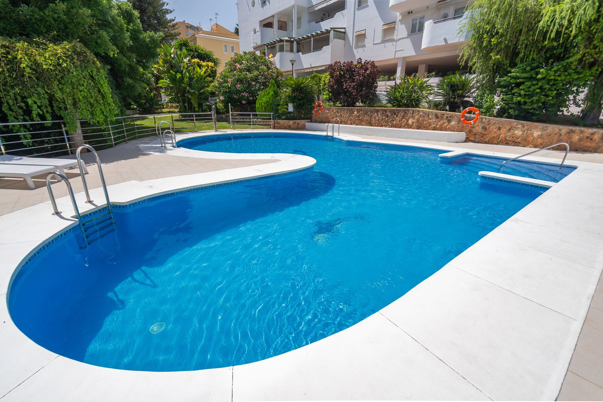 Appartement te koop in La Carihuela | 4 slaapkamers H5473531
