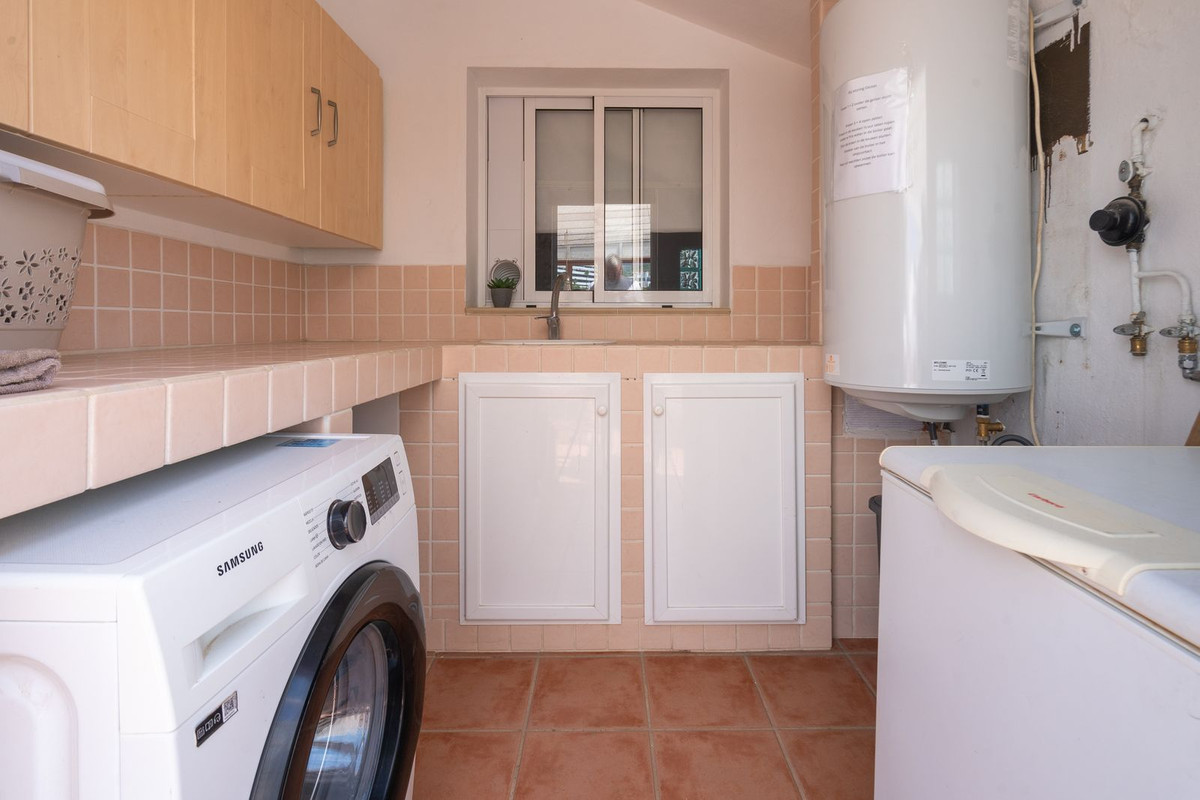 Appartement te koop in La Carihuela | 4 slaapkamers H5473531