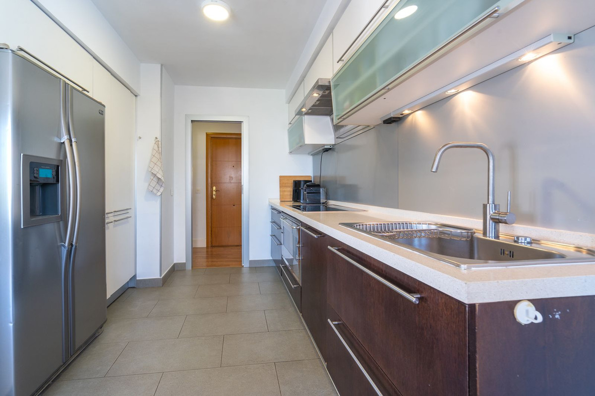 Appartement te koop in La Carihuela | 4 slaapkamers H5473531