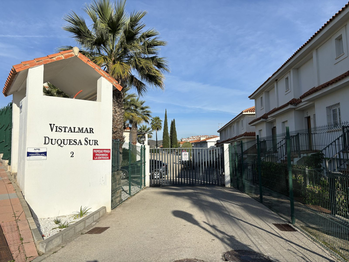 Duplex in La Duquesa-2