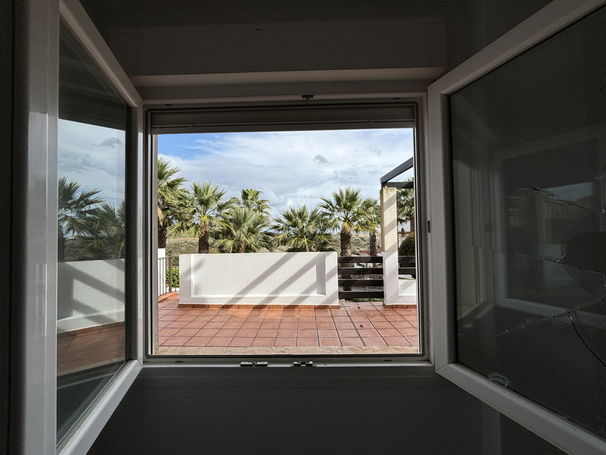 Apartment for sale in La Duquesa | 2 bedrooms H4693651