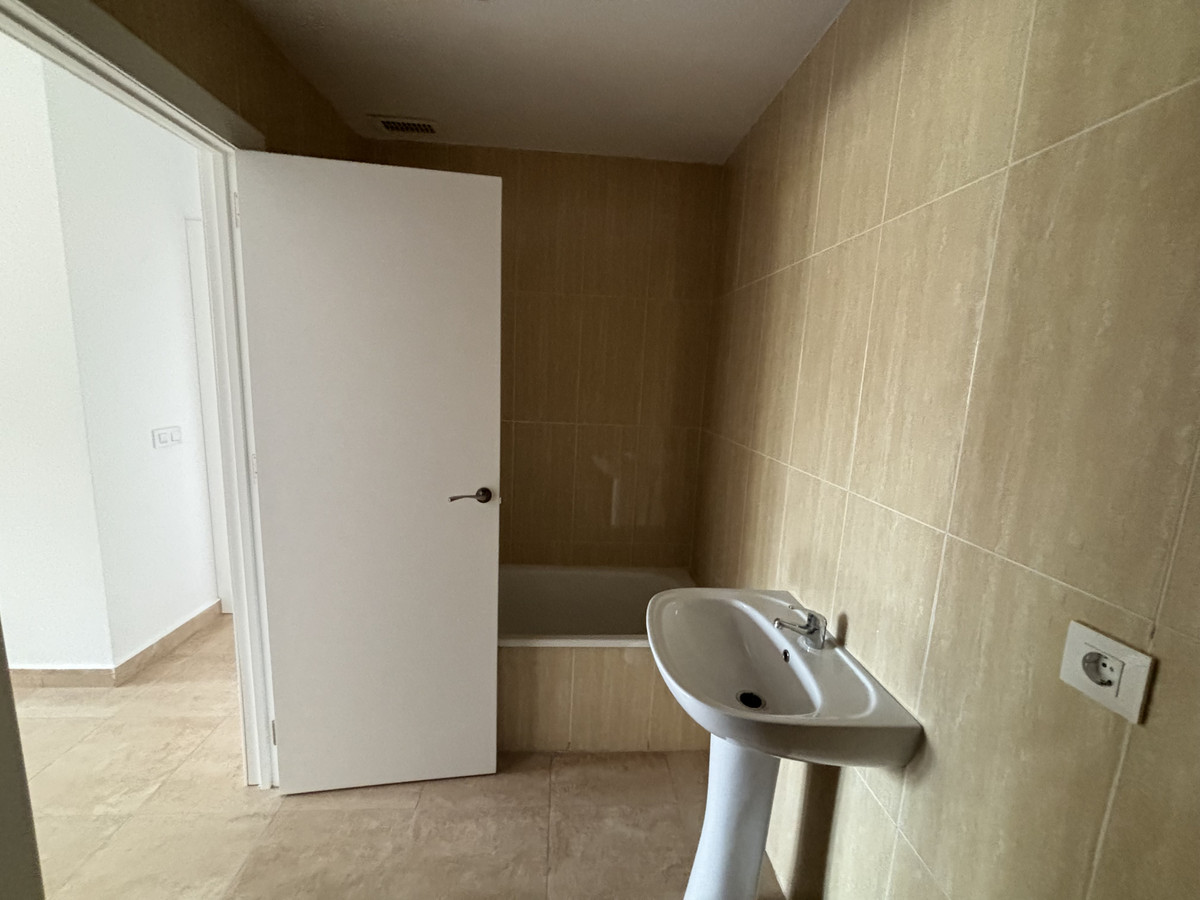 Apartment for sale in La Duquesa | 2 bedrooms H4693651