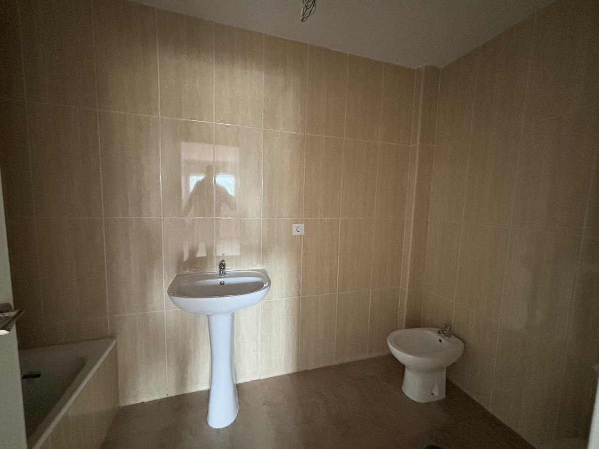 Apartment for sale in La Duquesa | 2 bedrooms H4693651