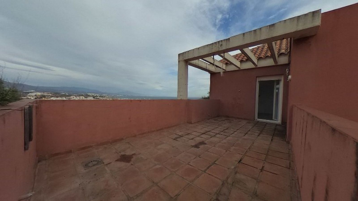 Duplex in La Duquesa-18