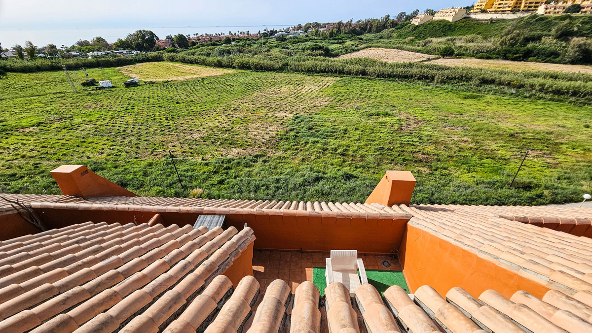 Penthouse in La Duquesa-10