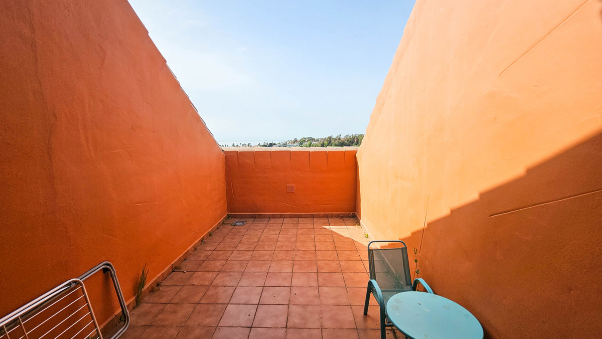 Penthouse in La Duquesa-15