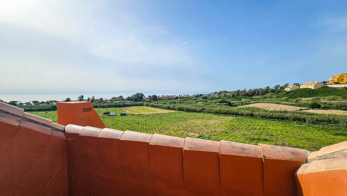 Penthouse in La Duquesa-16
