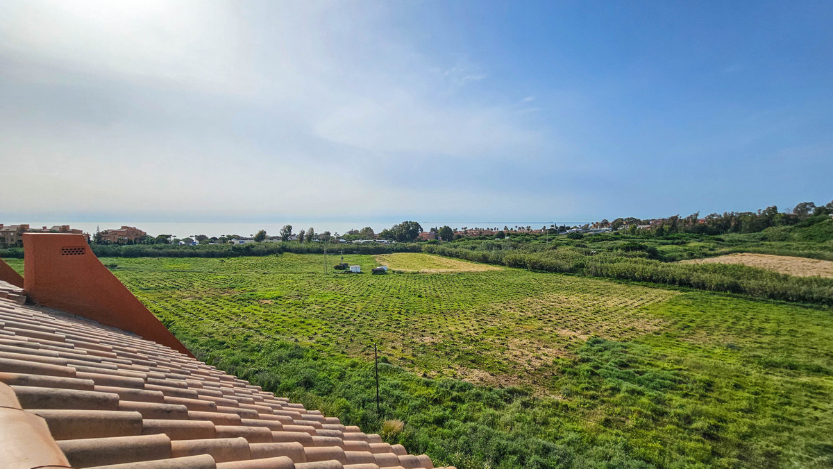 Penthouse in La Duquesa-17