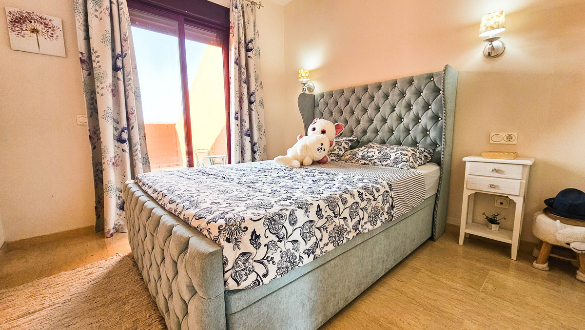 Penthouse in La Duquesa-3