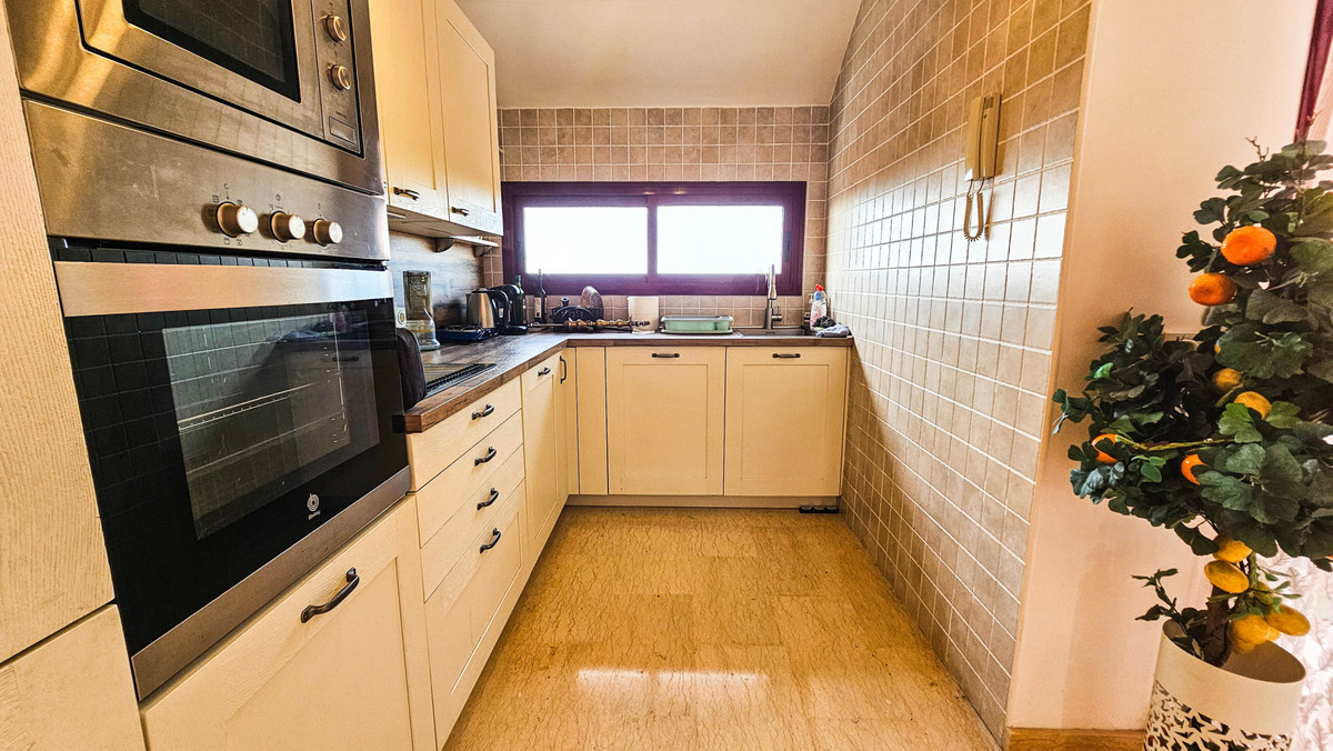 Penthouse in La Duquesa-5