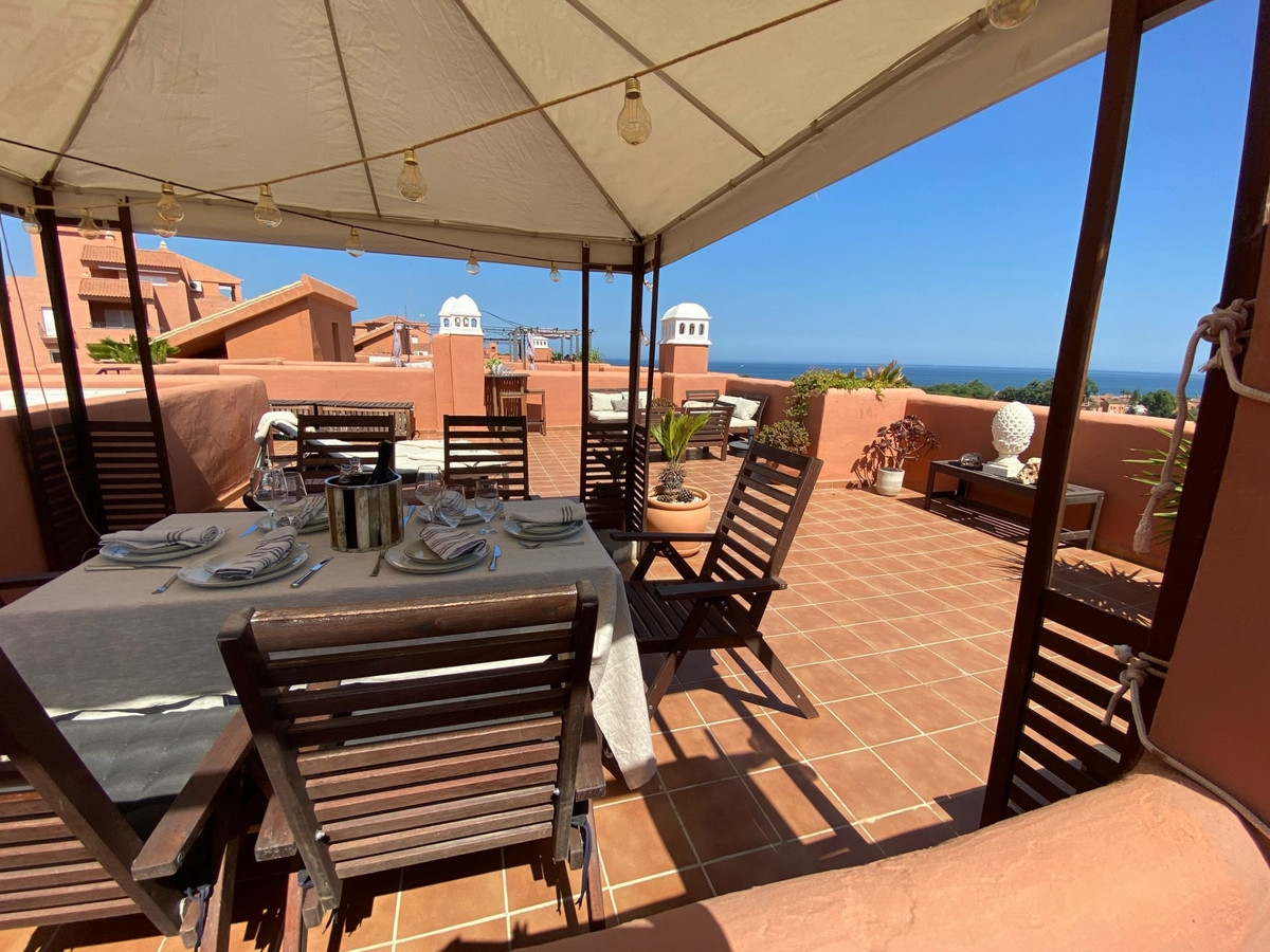 Penthouse in La Duquesa-6