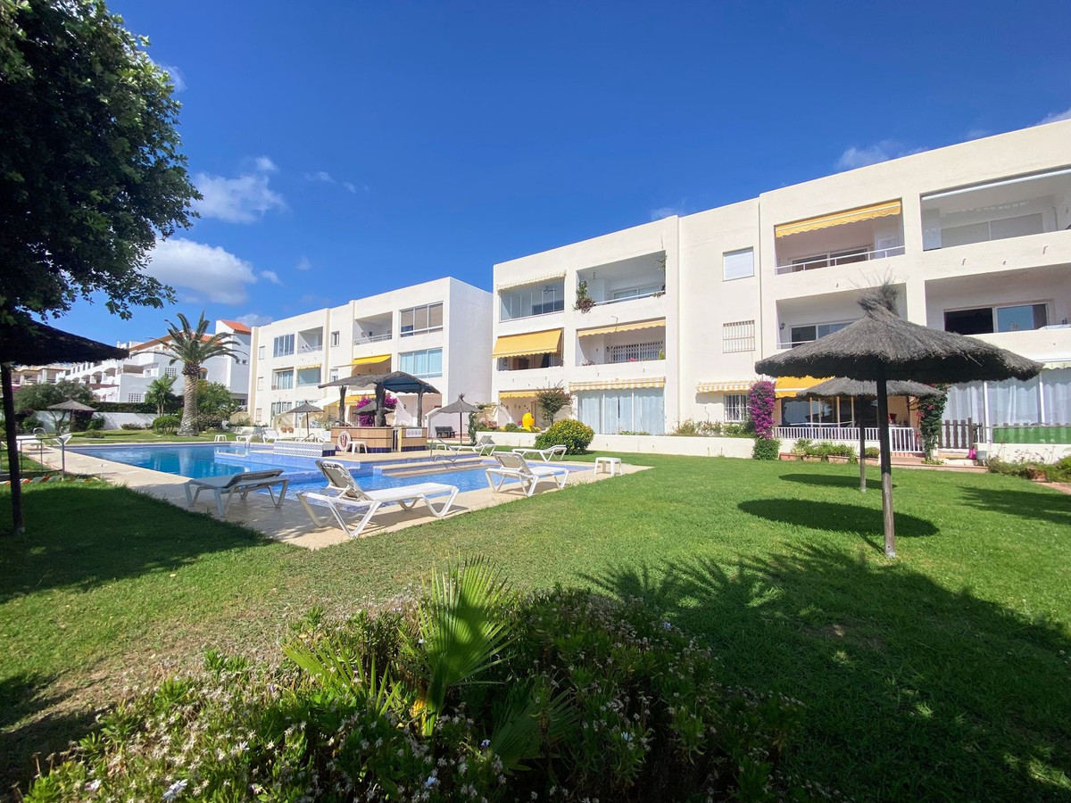 Bovenverdieping Appartement in La Duquesa-1