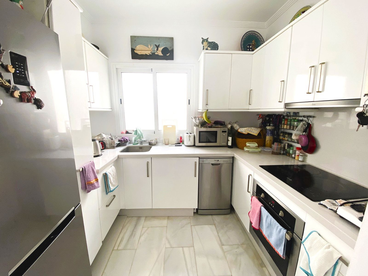 Bovenverdieping Appartement in La Duquesa-12